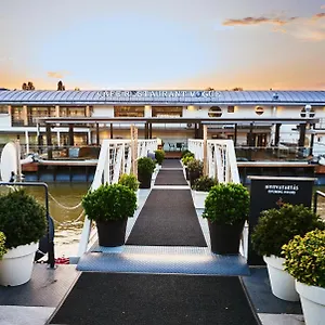 Vogue Boat Apartment Budapest